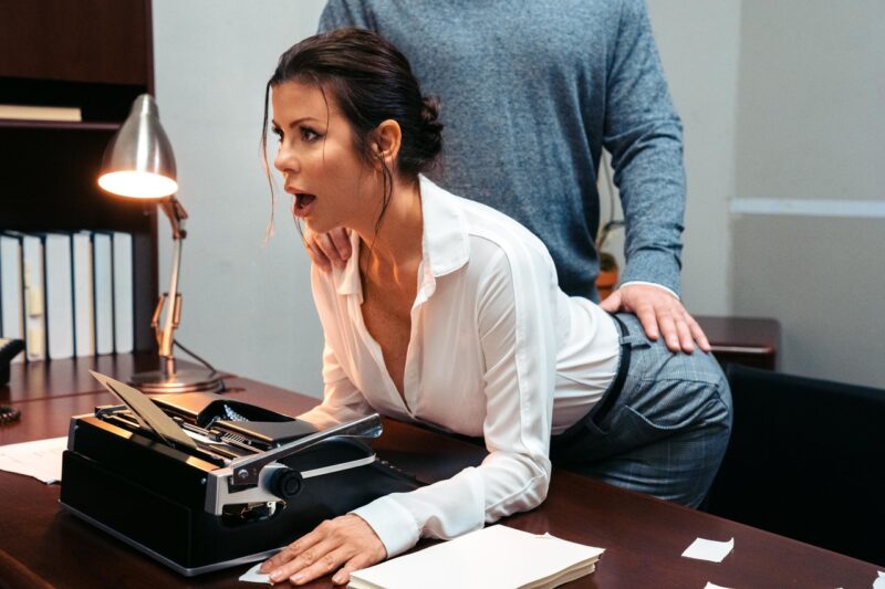 Office’r Ma’am k Sudilu – Assamese Sex Story